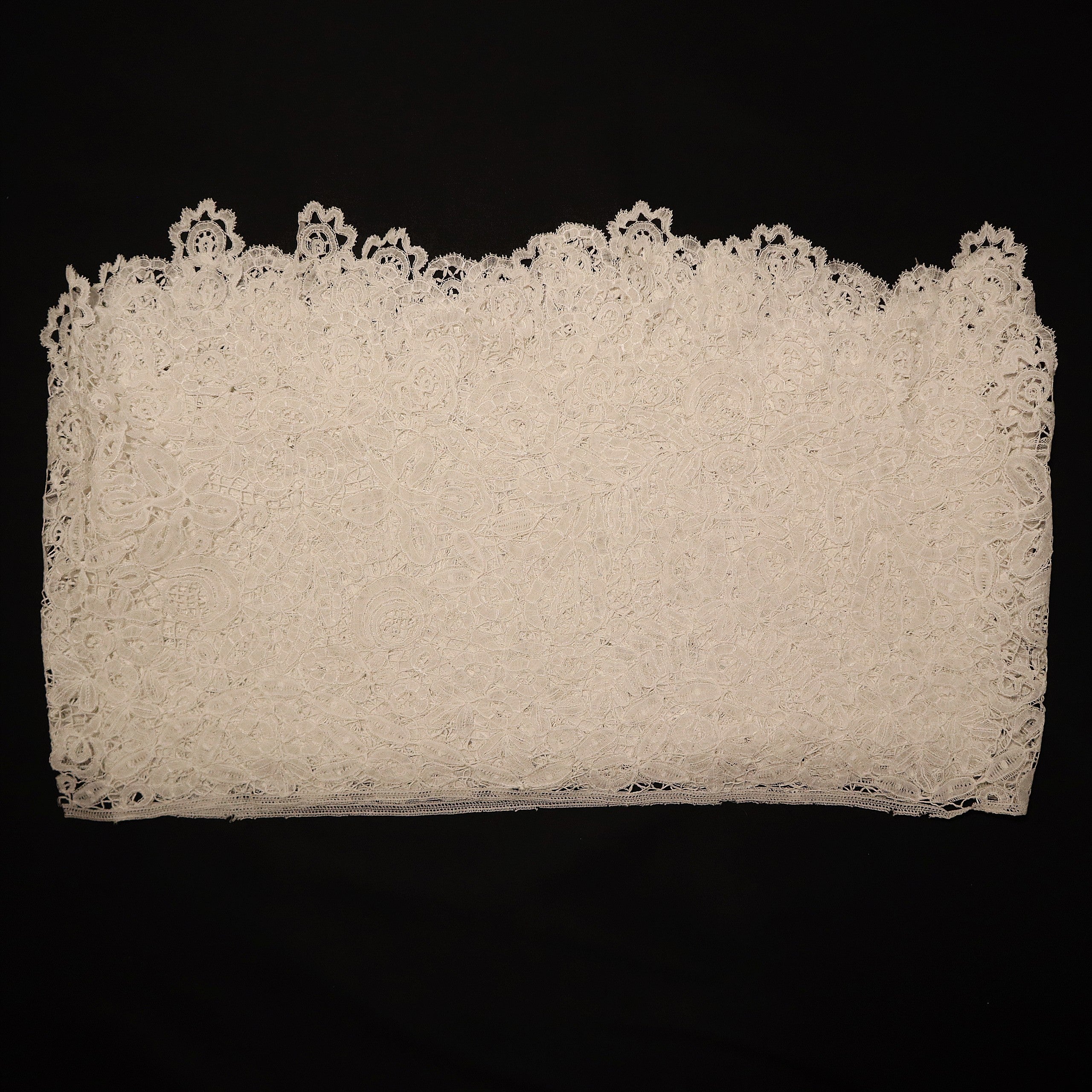Honiton Antique Lace Flounce