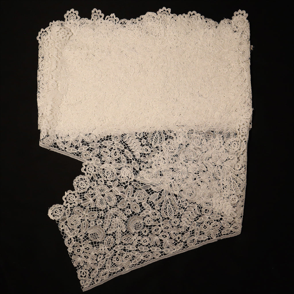 Honiton Antique Lace Flounce