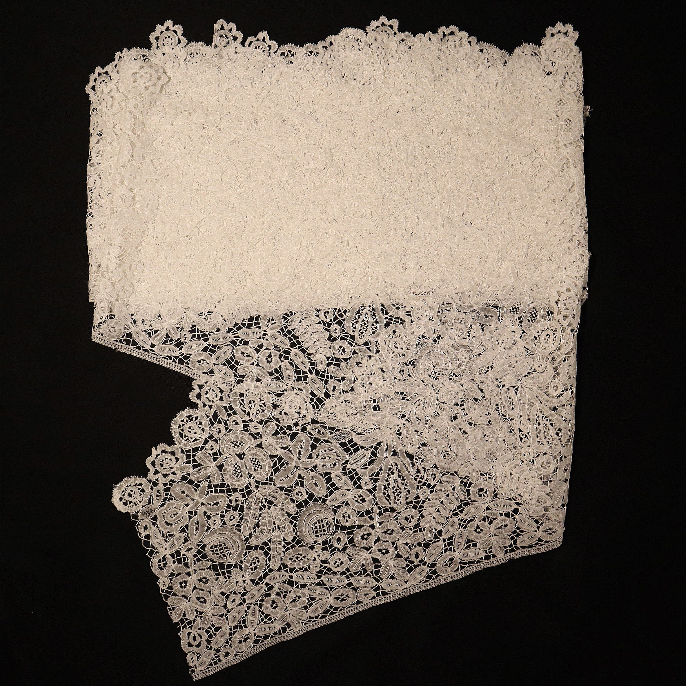 Honiton Antique Lace Flounce