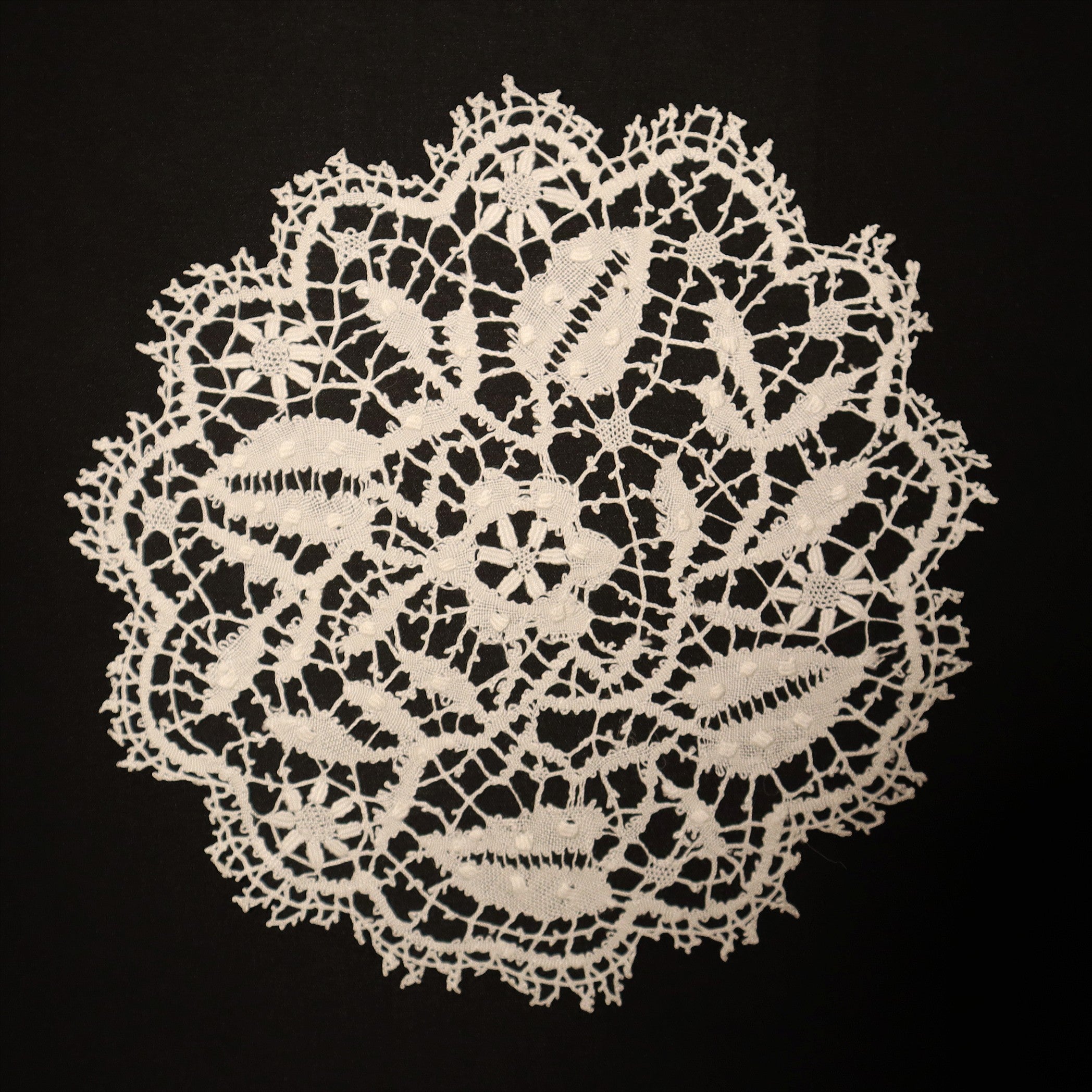 Set of 10 Round Bobbin Antique Lace Mats