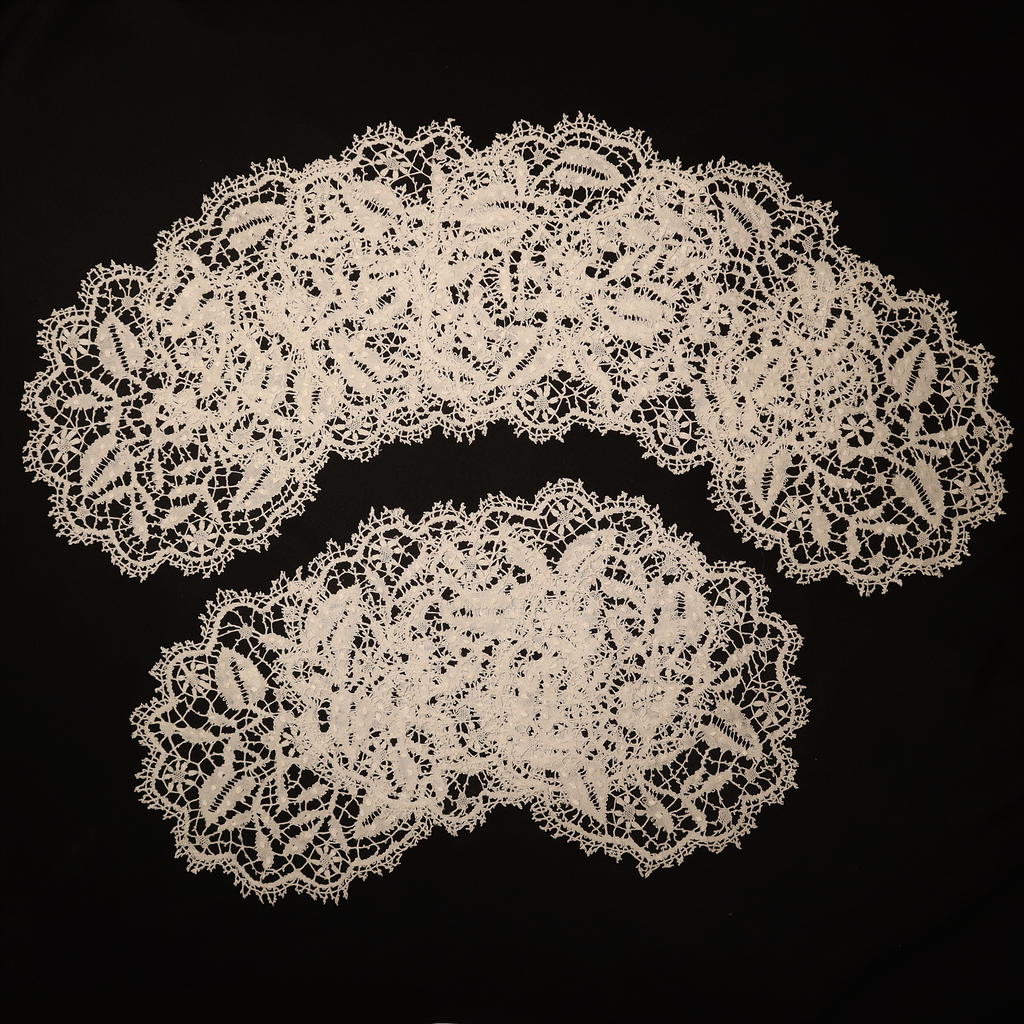 Set of 10 Round Bobbin Antique Lace Mats